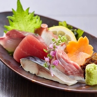 獲れたて、旬の近海魚を使用した創作料理が自慢です。